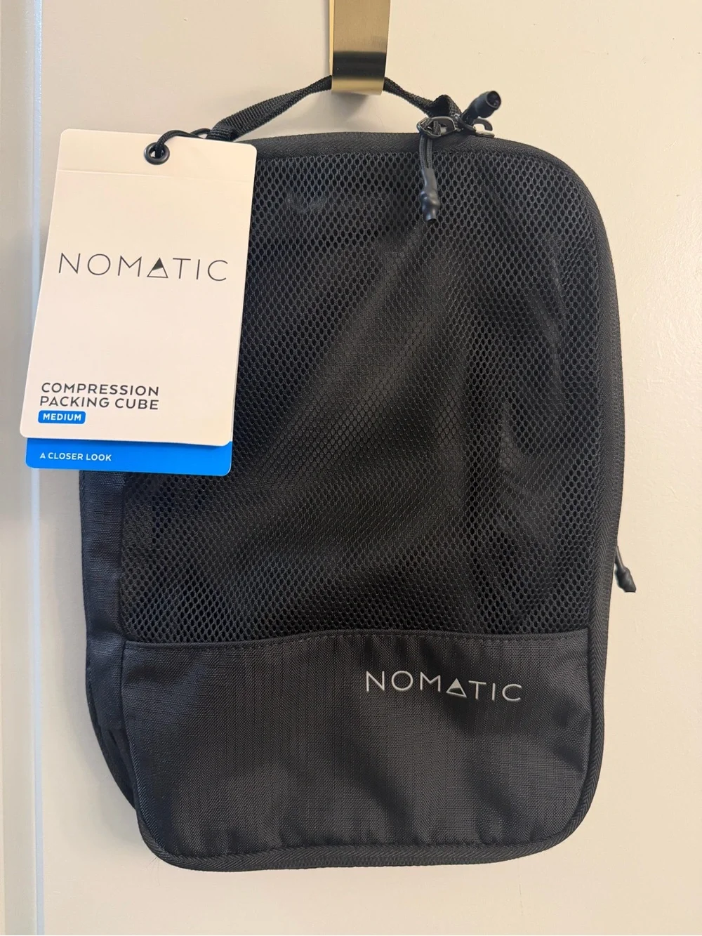 NOMATIC Black Compression Packing Cube - Medium